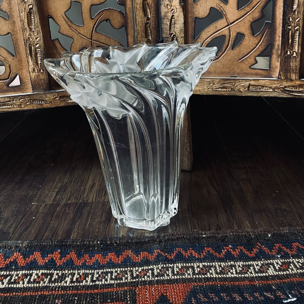 LARGE VASE with LEAF MOTIF 8 Inches x8 Inches